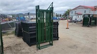 Arrowquip Stand-Alone Cattle Head Gate