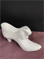 Fenton milkglass daisy & button shoe cat slipper