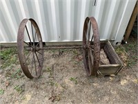 Wagon Wheel Planter