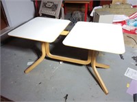 Table double dessus blanc base en bois 51 x 27