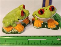 Salt&Pepper shaker rainforest frogs
