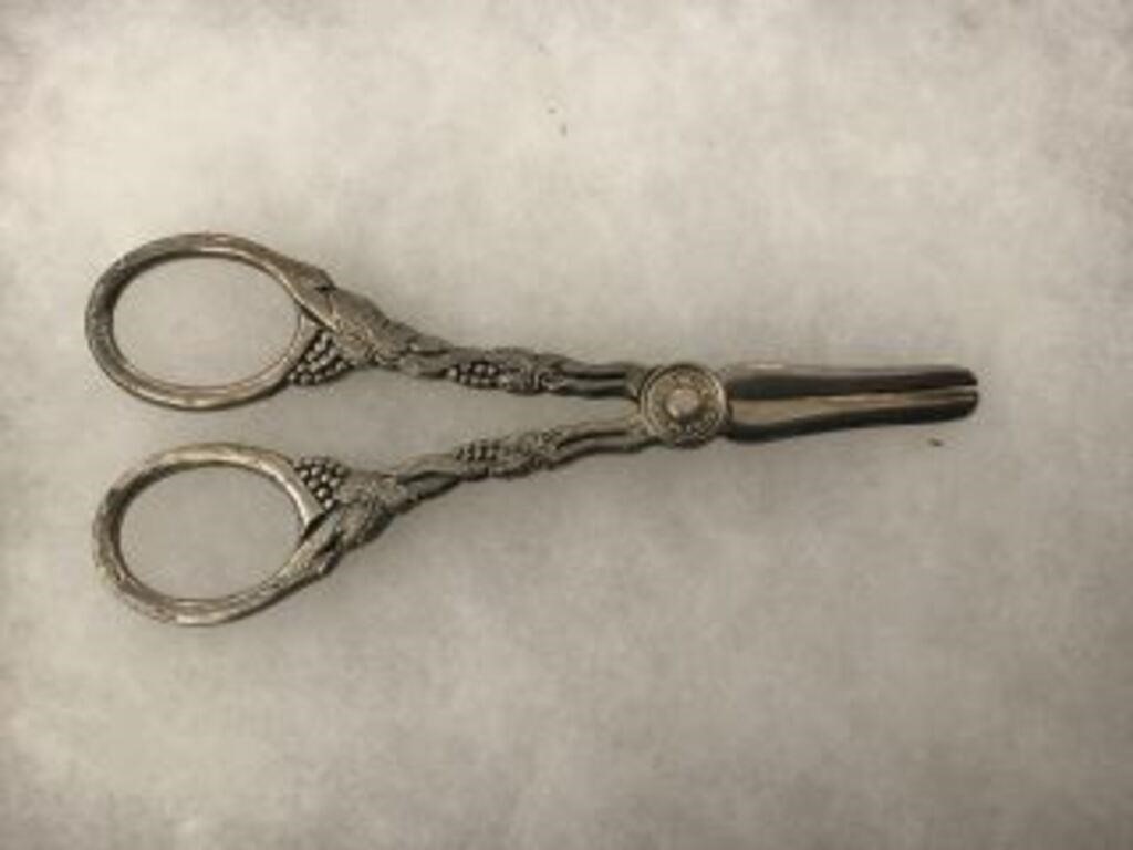Vintage MEMA Grape Scissors