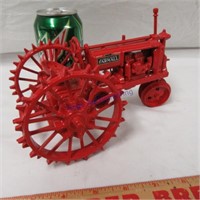 Scales Models Farmall F-12 steel wheel tractor