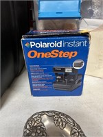 POLAROID ONESTEP INSTANT CAMERA