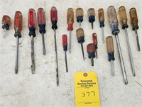 CRAFTSMAN ASSORTED SCREW DRIVERS