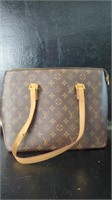 Louis Vuitton Monogram Purse , This purse is in