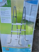 New Intex 42in pool ladder