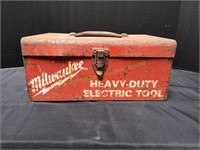 Milwaukee Tool Box w/Hole Saws, Arbors & Bit