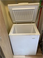 Chest freezer