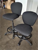 2x Hydraulic Office Chairs
