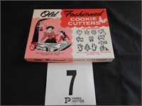 OLD FASHIONED COOKIE CUTTERS 12 DESIGNS IN BOX,