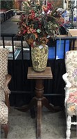 Plant stand and arrangement