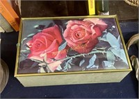 ROSE DECORATED TRINKET BOX