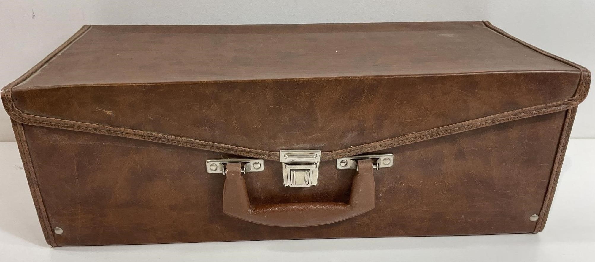 Vintage brown faux leather 8track case with 8track