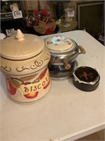 Cookie jar, cardinal, coasters
Vintage waffle
