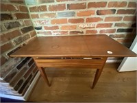 Mid-Century Modern Side table/Occasional Stand