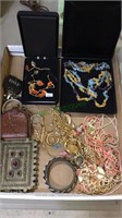 Tray lot of costume jewelry, stone necklace, faux