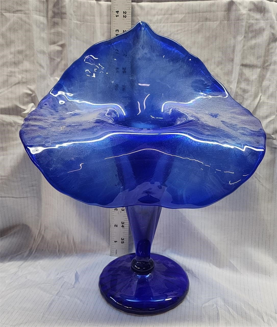 Vintage Colbalt Blue Art glass Vase
