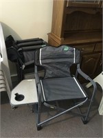 4 folding camp chairs w/trays
