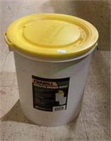 Insulated minnow bucket