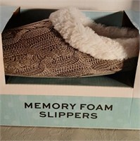 Memory Foam Slippers, size M, new