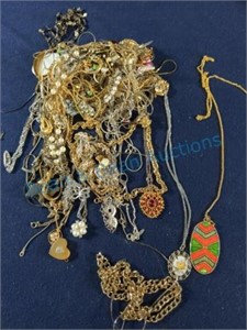 Necklaces with and without pendants