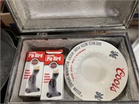 BOX W COORS ASH TRAY AND 2 PIE BIRDS