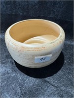 HULL USA 47 BOWL 5 1/2" X 7 1/2" DIA.