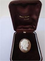Antique 9ct gold shell cameo brooch