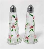 Salt & Pepper Shaker Set