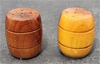 Salt & Pepper Shaker Set