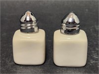 Salt & Pepper Shaker Set