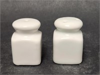 Salt & Pepper Shaker Set