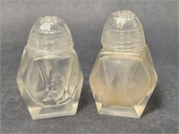 Salt & Pepper Shaker Set