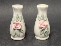 Salt & Pepper Shaker Set