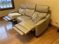 Electronic recliner couch with electronic head