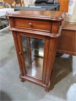 SOLID WOOD 1 DO/1 DR CURIO CABINET