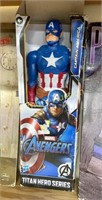 CAPTAIN AMERICA MARVEL ACTION FIGURINE