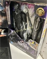 BLACK PANTHER ACTION FIGURINE