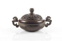 CHINESE BRONZE CENSER WITH COVER