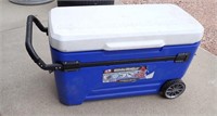 IGLOO 110 QT COOLER W/WHEELS & PULL HANDLE