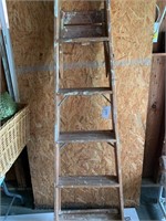 PARTICLE BOARD LADDER AND VINYL PLANKS