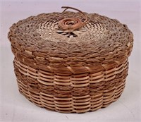 Rattan basket, 4.25" lid, 2.25" tall, faded red