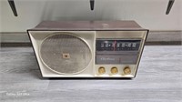 Vintage Airline 6 Deluxe Tube Radio