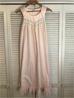 VINTAGE BRANDYWINE LONG NIGHTGOWN PETITE