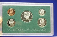 A 1998 US Mint Proof Set