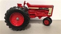 Scale Models McCormick Farmall 806 Tractor