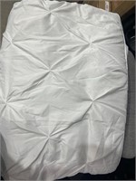 $30 (T) White Comforter