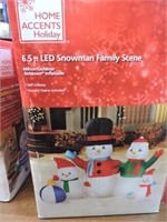 6.5FT LED Snowman Family Scene
