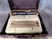 Smith Corona Vintage Typewriter in Case